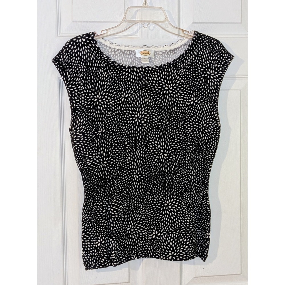 Talbots Black White Floral Knit Top Size M Short Sleeve Casual Blouse NWT